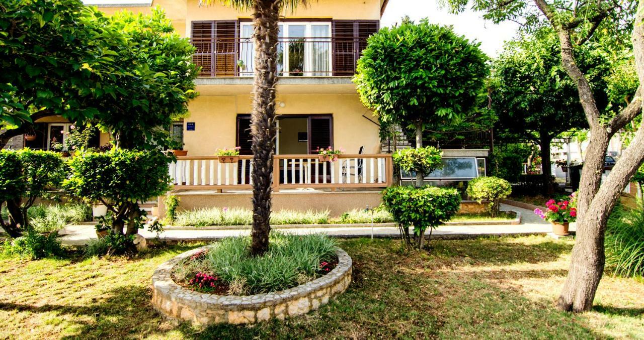 Apartman Darja ウマグ エクステリア 写真